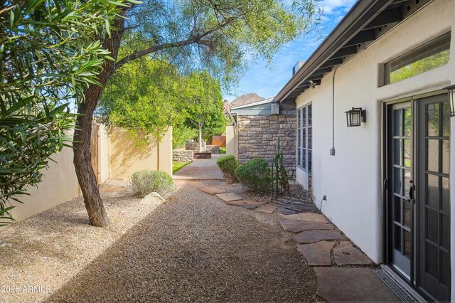 4030 E STANFORD Drive, Phoenix, AZ 85018