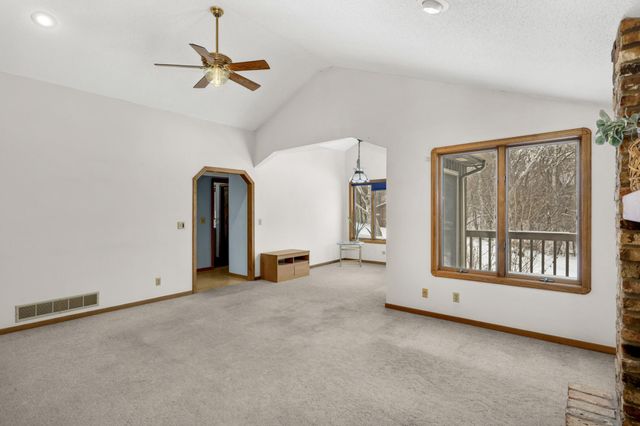 1054 Cottonwood Drive, Hudson, WI 54016