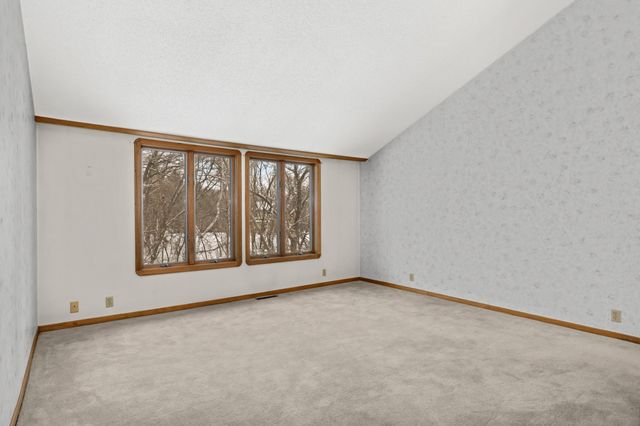 1054 Cottonwood Drive, Hudson, WI 54016