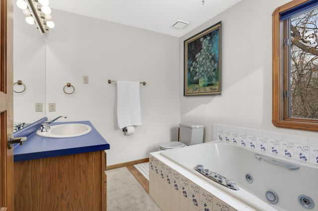 1054 Cottonwood Drive, Hudson, WI 54016