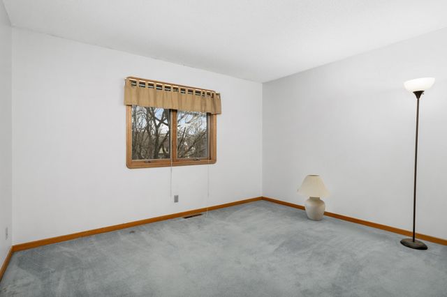 1054 Cottonwood Drive, Hudson, WI 54016