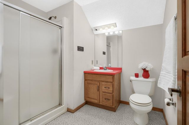 1054 Cottonwood Drive, Hudson, WI 54016