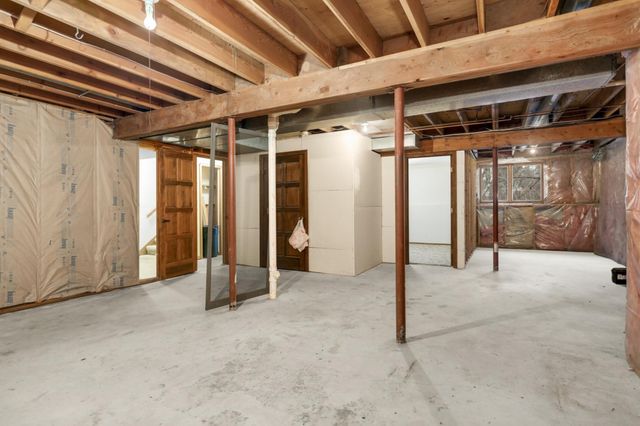 1054 Cottonwood Drive, Hudson, WI 54016