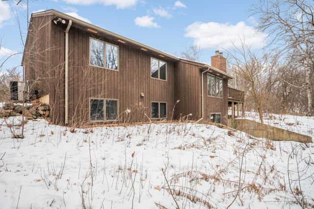 1054 Cottonwood Drive, Hudson, WI 54016