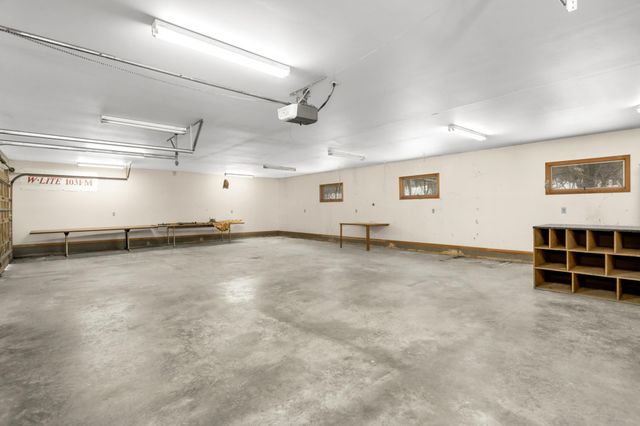 1054 Cottonwood Drive, Hudson, WI 54016