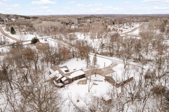 1054 Cottonwood Drive, Hudson, WI 54016