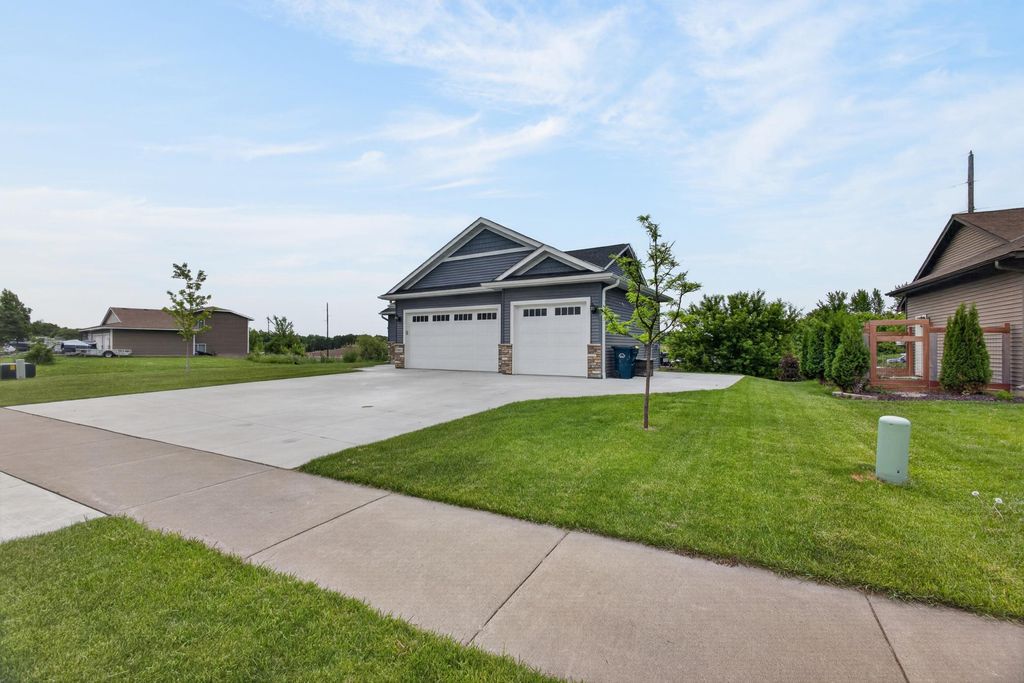 11411 Latham Lane, Chisago City, MN 55013 — photo 4