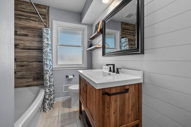 900 79th Avenue NE, Spring Lake Park, MN 55432