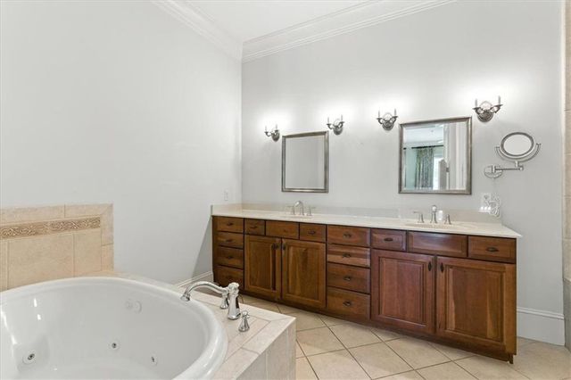 351 Washington NE Avenue 208, Marietta, GA 30060