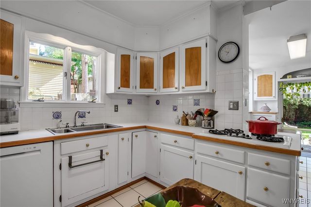 41 Irving Place, Buffalo, NY 14201