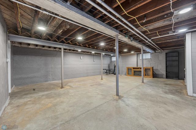 1218 Broadway N, Fargo, ND 58102