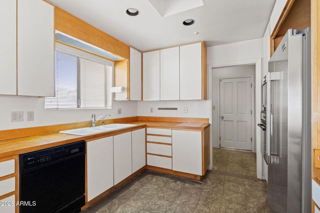 114 E SAN MIGUEL Avenue, Phoenix, AZ 85012