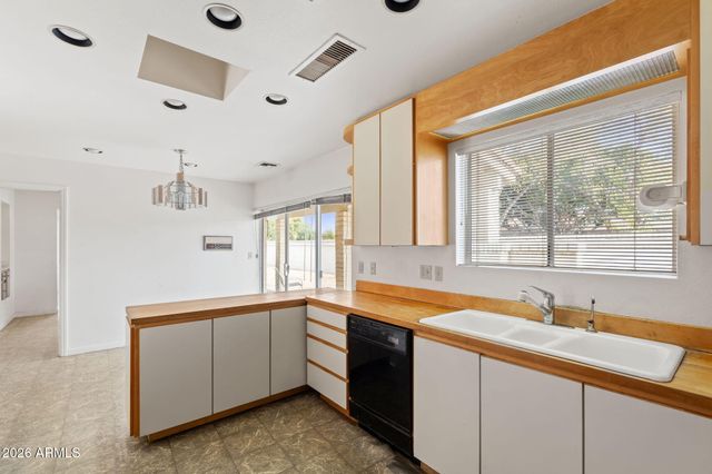 114 E SAN MIGUEL Avenue, Phoenix, AZ 85012