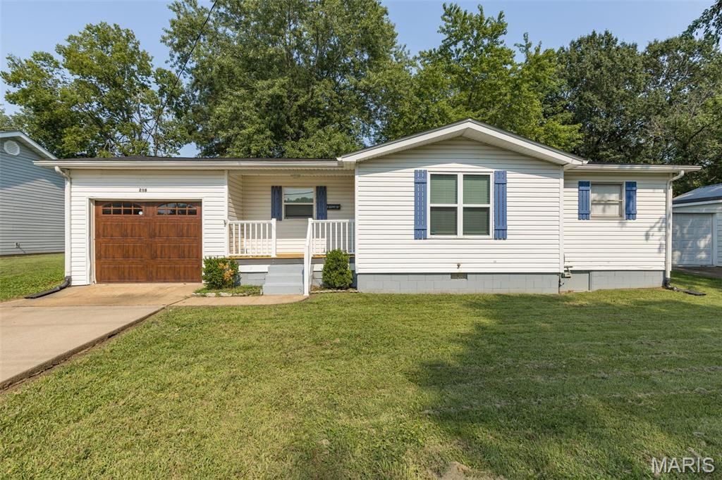218 N Alexander Street, Farmington, MO 63640