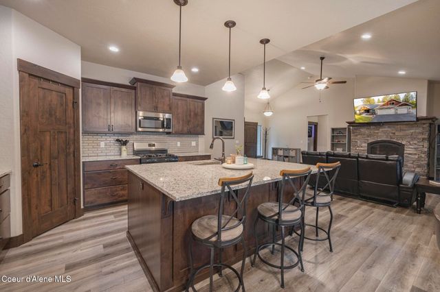 23378 N Prominence RD, Rathdrum, ID 83858