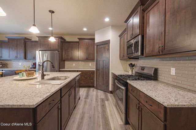 23378 N Prominence RD, Rathdrum, ID 83858