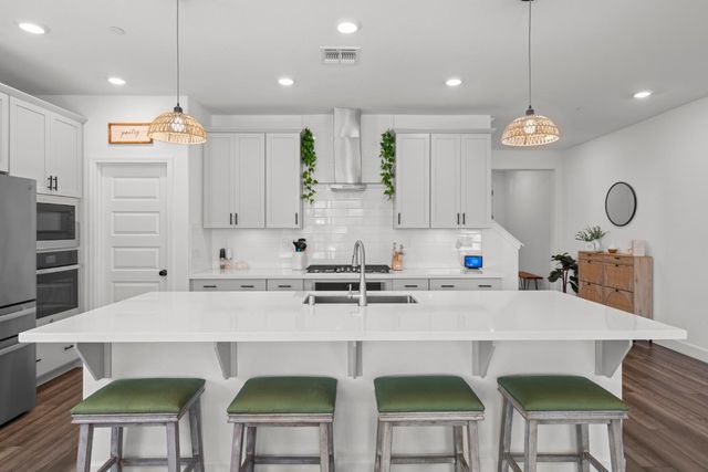 1081 Fullerton Ranch Rd, Lincoln, CA 95648