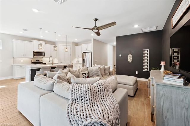 15361 Floresta LN, Fort Myers, FL 33908