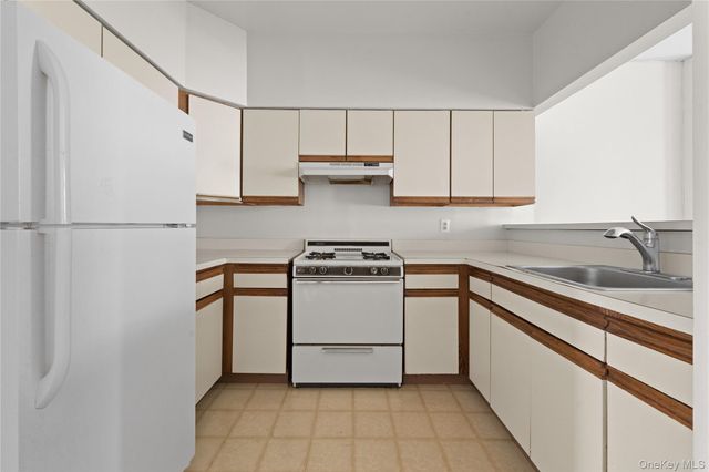 393 Park Place, Brooklyn, NY 11238