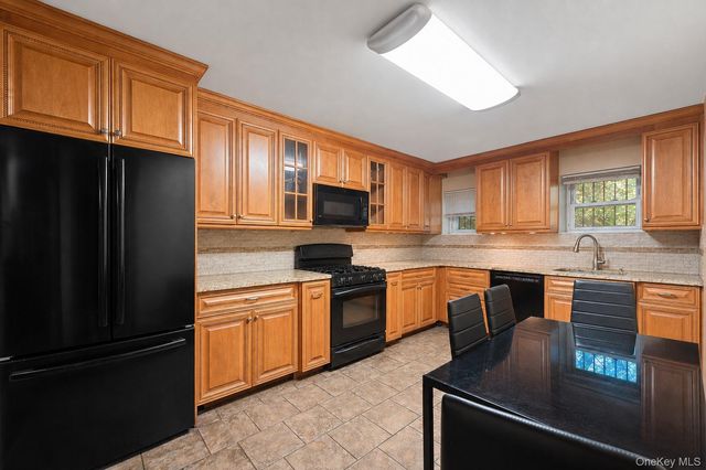 393 Park Place, Brooklyn, NY 11238