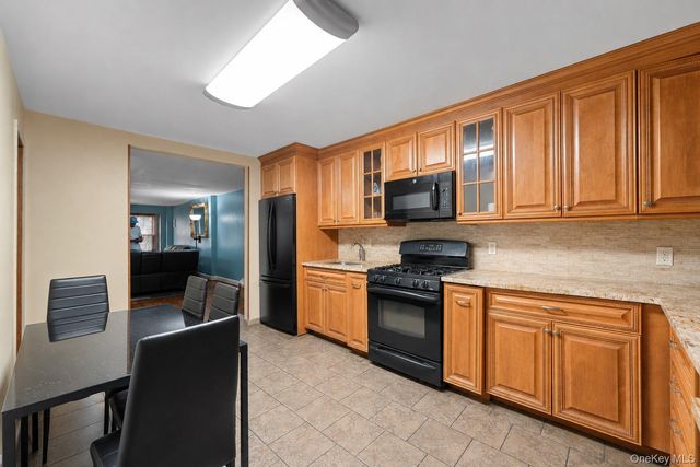 393 Park Place, Brooklyn, NY 11238
