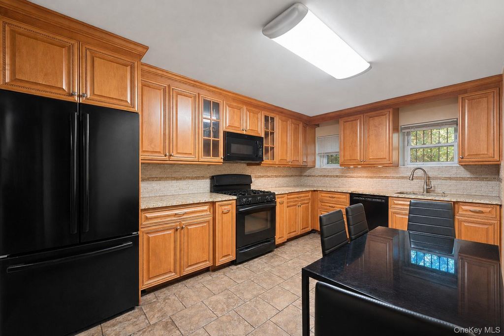 393 Park Place, Brooklyn, NY 11238 — photo 5