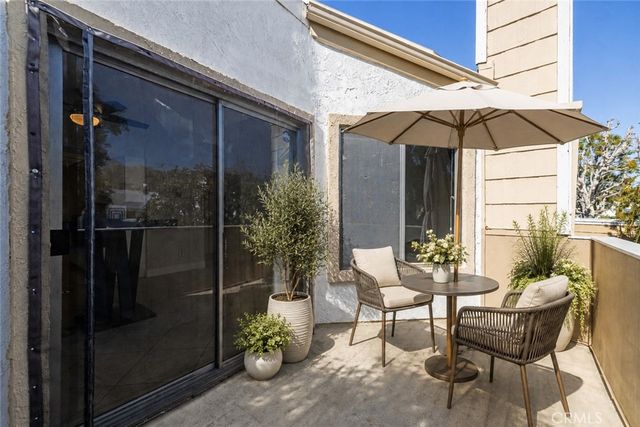 18408 Hatteras Street, Tarzana, CA 91356