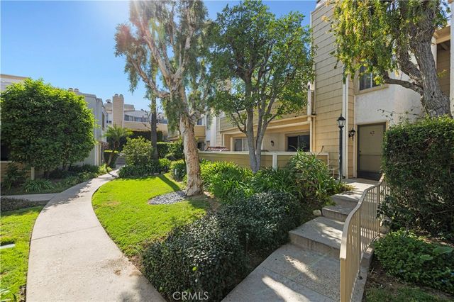 18408 Hatteras Street, Tarzana, CA 91356