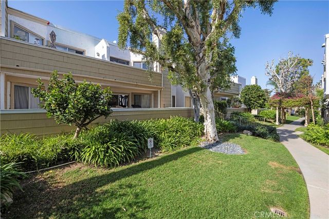 18408 Hatteras Street, Tarzana, CA 91356