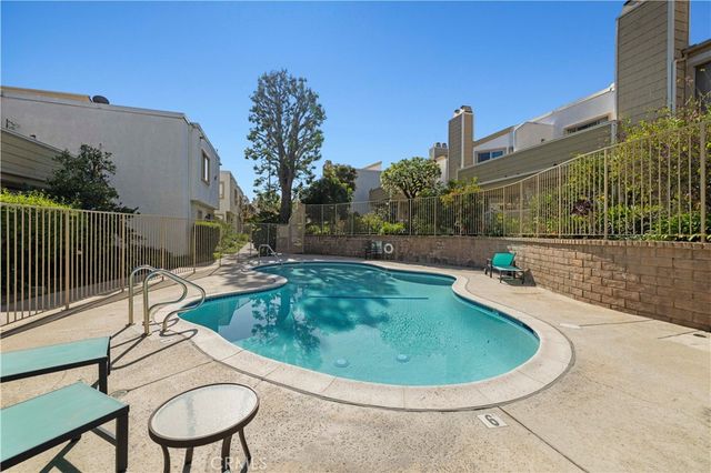 18408 Hatteras Street, Tarzana, CA 91356