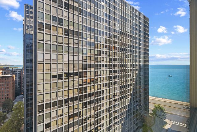 253 E Delaware Place 17D, Chicago, IL 60611