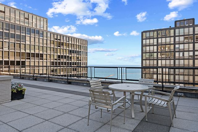 253 E Delaware Place 17D, Chicago, IL 60611
