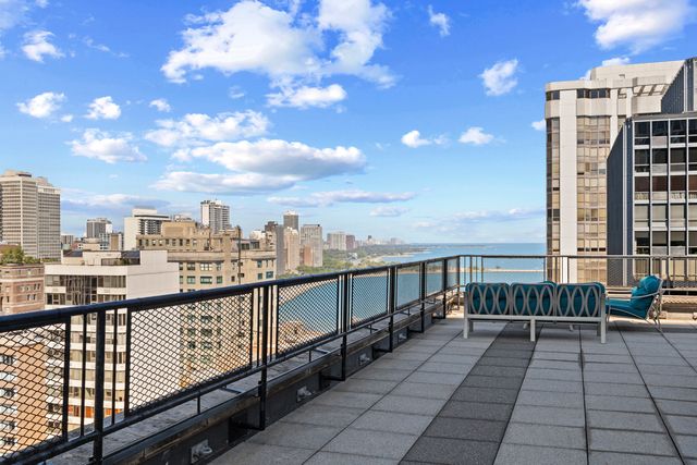 253 E Delaware Place 17D, Chicago, IL 60611