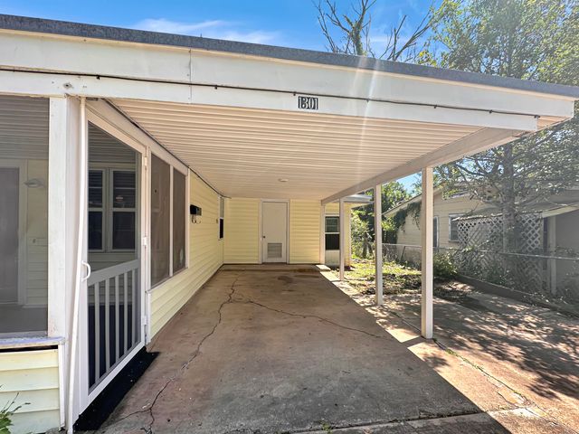 1301 Oak St, Leesville, LA 71446