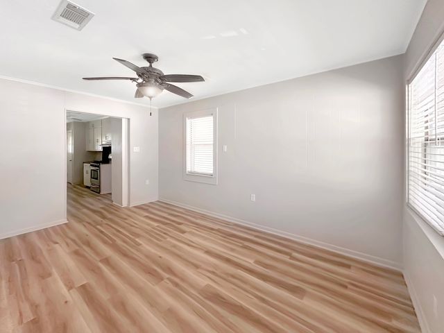 1301 Oak St, Leesville, LA 71446