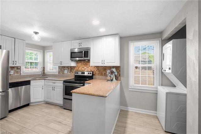 1336 W Norcova DR, Norfolk, VA 23502