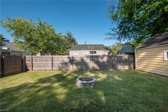 1336 W Norcova DR, Norfolk, VA 23502