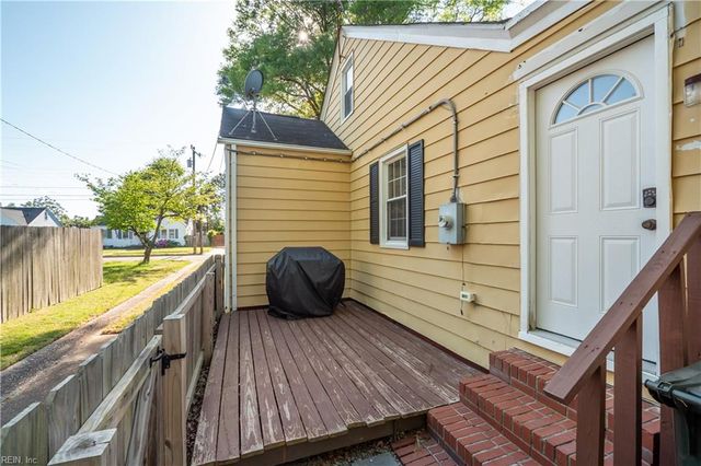 1336 W Norcova DR, Norfolk, VA 23502