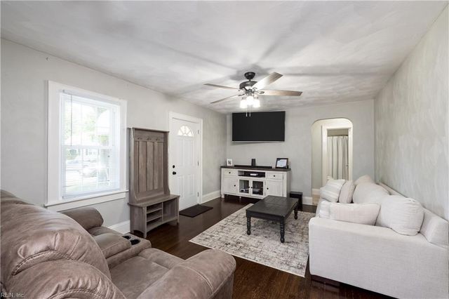 1336 W Norcova DR, Norfolk, VA 23502