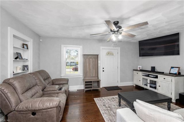 1336 W Norcova DR, Norfolk, VA 23502