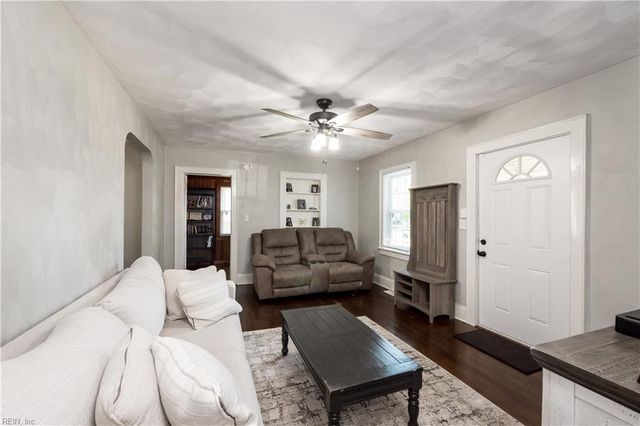 1336 W Norcova DR, Norfolk, VA 23502