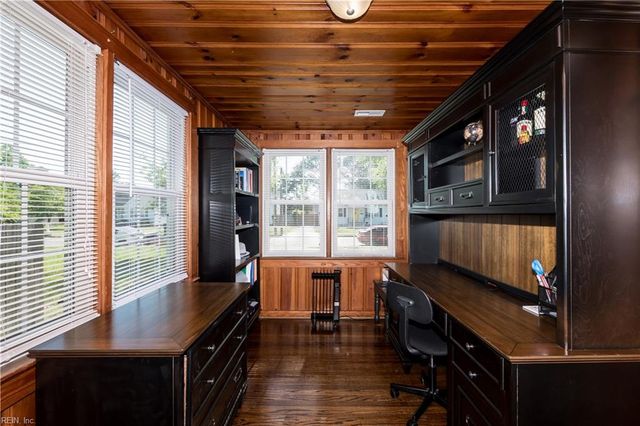 1336 W Norcova DR, Norfolk, VA 23502