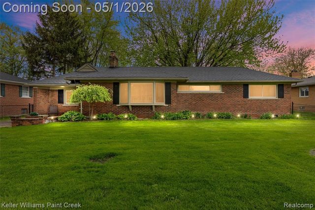 17469 Doris, Fraser, MI 48026