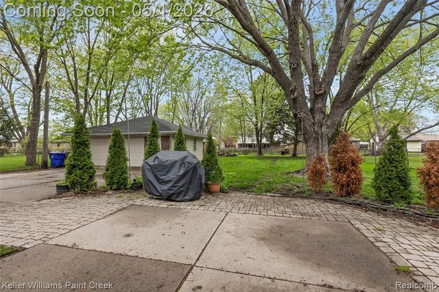 17469 Doris, Fraser, MI 48026