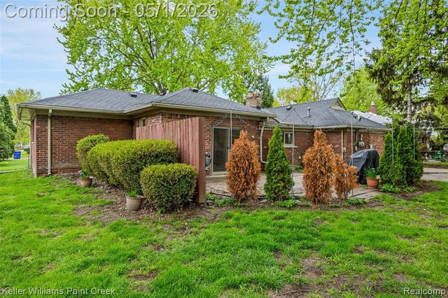 17469 Doris, Fraser, MI 48026