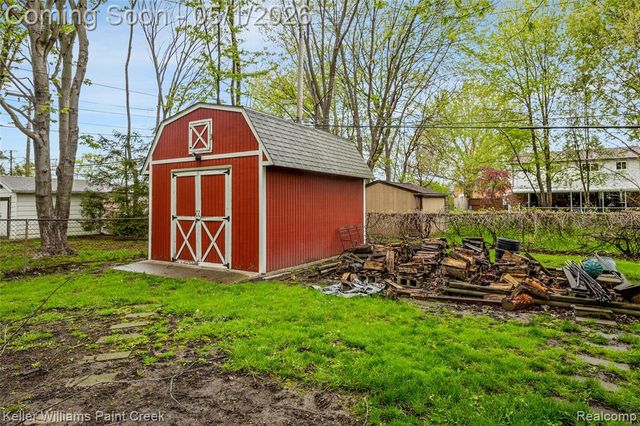 17469 Doris, Fraser, MI 48026