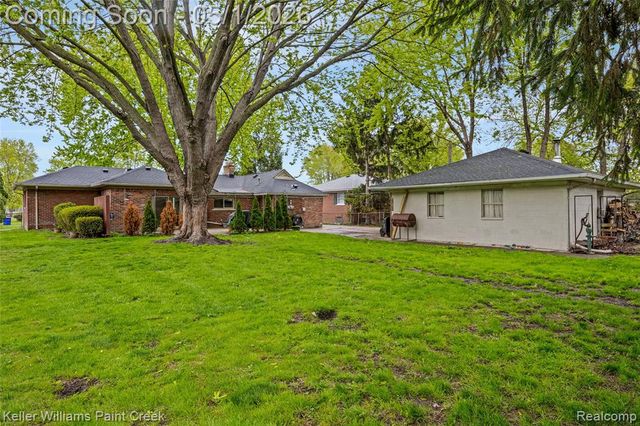 17469 Doris, Fraser, MI 48026
