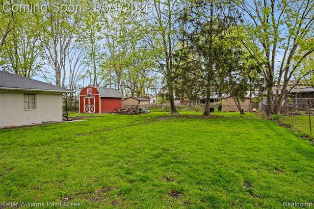 17469 Doris, Fraser, MI 48026
