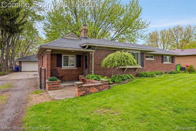 17469 Doris, Fraser, MI 48026