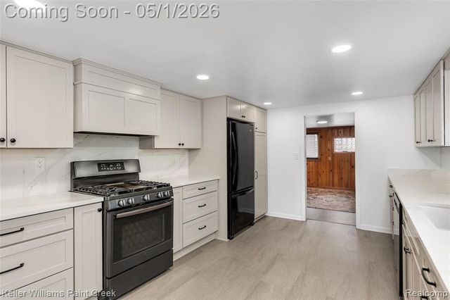 17469 Doris, Fraser, MI 48026
